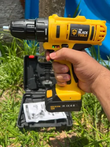 Vendo Parafusadeira furadeira 12V The Black Tools - Sua Companheira Ideal!<br>