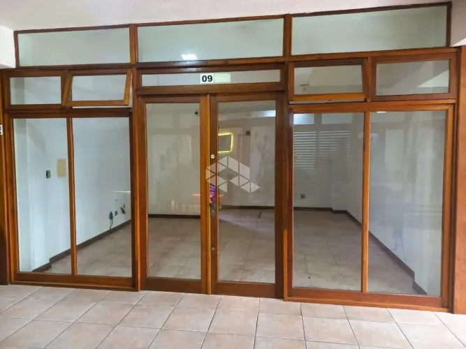 Sala comercial de 32,88 m², localizada no centro de Canela.
