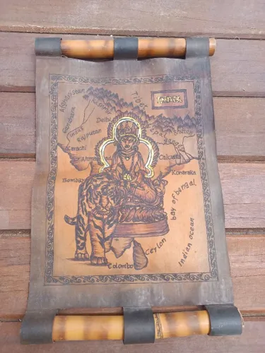 Peça artesanal indiana em couro e bambu - Original e bem conservada