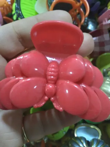 LOTE DE PIRANHAS DE CABELOS VARIAS CORES E MODELOS