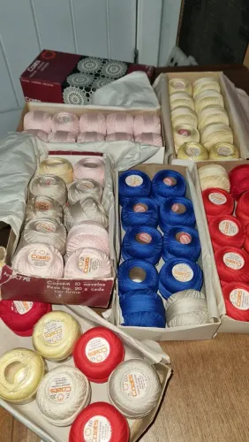 Linha Mercer Crochet diferentes cores.Cada unidade por R$10,00