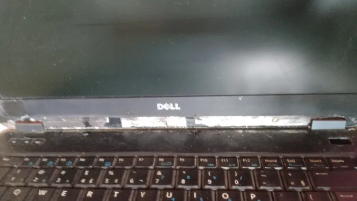 NOTEBOOK DEL COM DEFEITO 