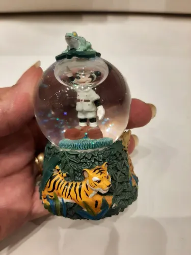 Globo de Neve Mickey Safari