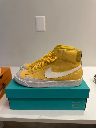 Nike Blazer Mid '77 Athletic Club - Amarelo