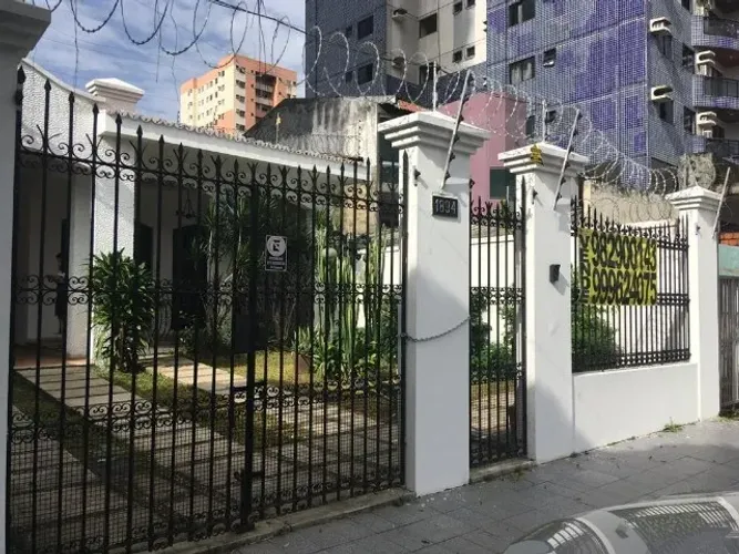 Casa à venda com Arquitetura Colonial - Marco/PA.
