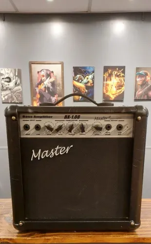 Amplificador de Baixo Master