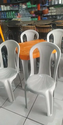 Jogo de mesa plástico