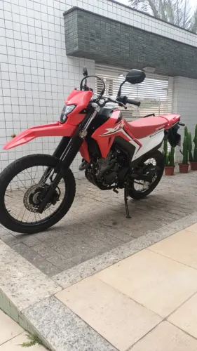 HONDA XR 300L TORNADO, modelo 2025.