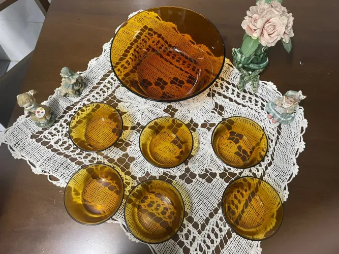 Antigo jogo de sobremesa Duralex em vidro âmbar