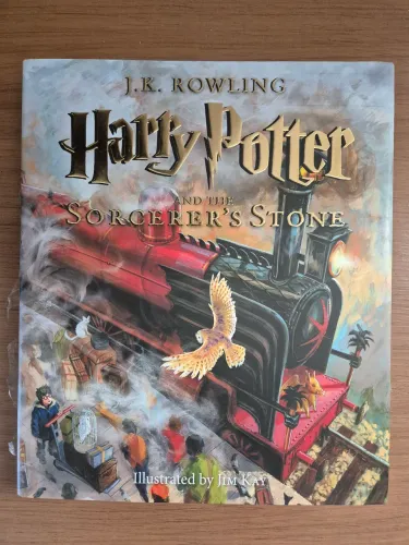 Harry Potter e a Pedra Filosofal (IMPORTADO) Edição Ilustrada