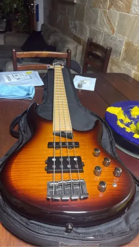 Baixo MTD Kingston Heir 4 (Michel Tobias Design)