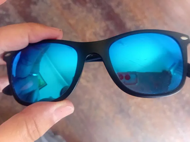 Oculos escuros importado de marca 