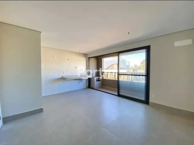 Apartamento á venda no setor Aeroporto, 02 quartos sendo 01 suíte, 01 vaga, no Edifício Ca