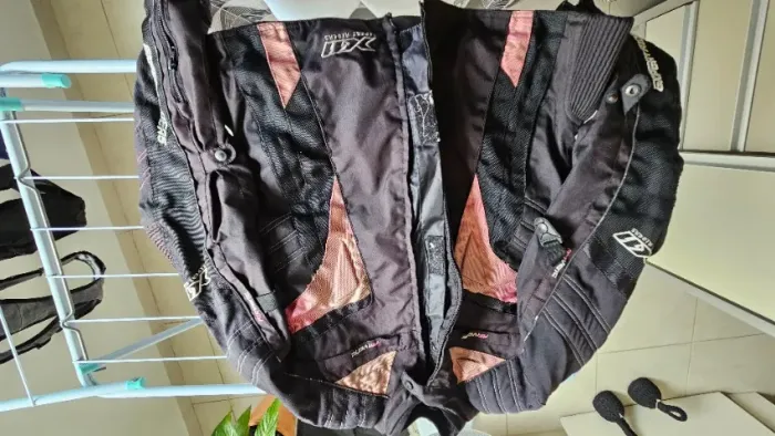 Jaqueta moto Preta/Rosa feminina (G) Evo impermeável com proteção + suporte Mp3 Syste
