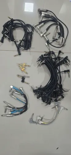 Cabos e conectores para pedal de guitarra (aceito trocas)