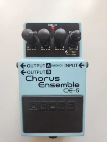 Pedal para guitarra Boss Chorus Ensemble