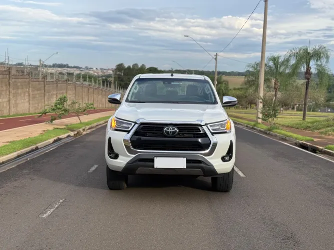 Toyota Hilux CD SRX 4X4 2.8 TDI 16V Diesel Aut. 2021