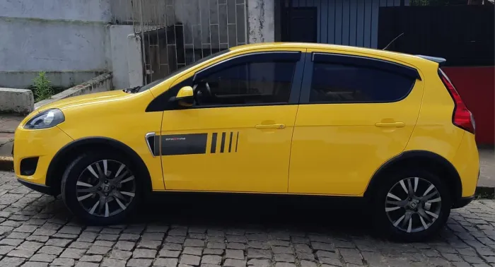 Fiat Palio Sporting 1.6 Flex 16V 5P 2015