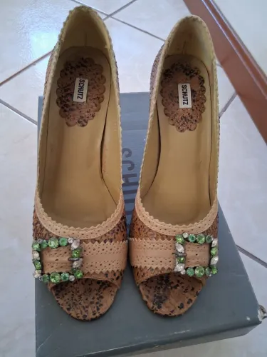 Peep Toe Schutz