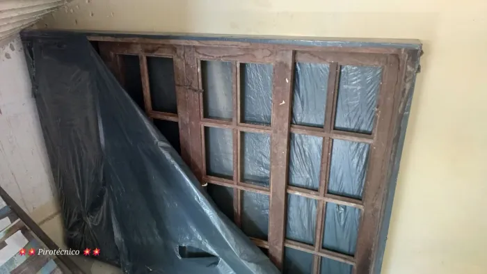 Janela de madeira 120 x 150