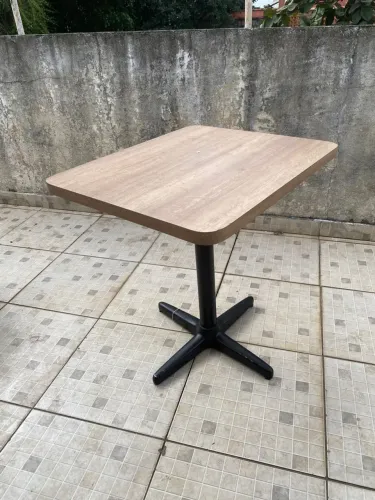 Mesa para comércio