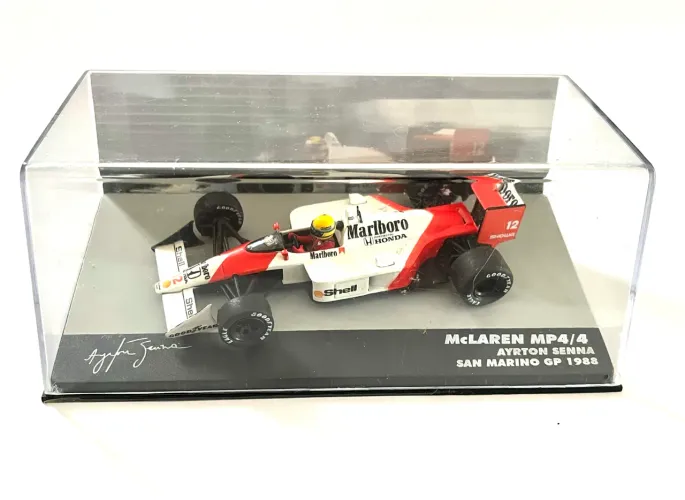 Miniatura Mclaren MP4/4 1/43 lendas adesivada
