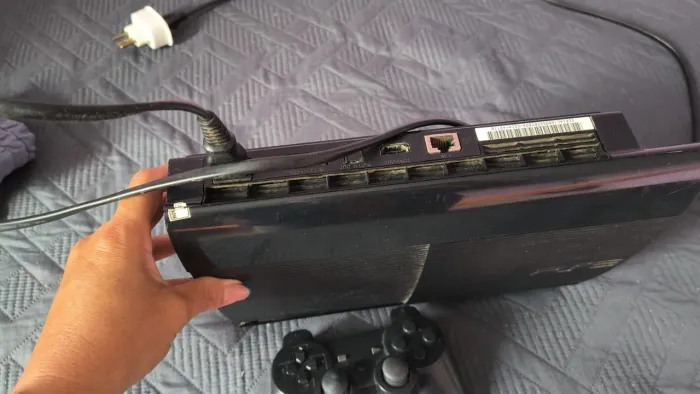 Ps3 super slim desbloqueado em bom estado