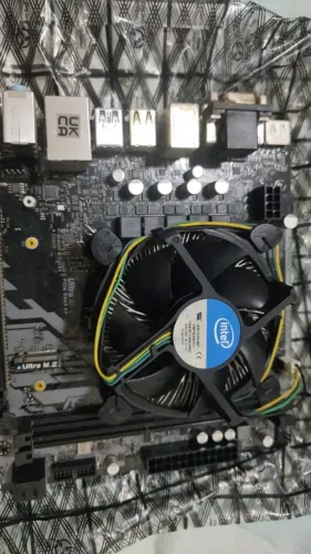 Placa mãe asrock h510m + processador intel i3 10100F(ambos usados e funcionando)