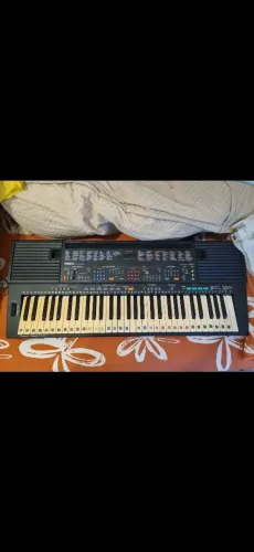 TECLADO YAMAHA PSR-85 com capa protetora