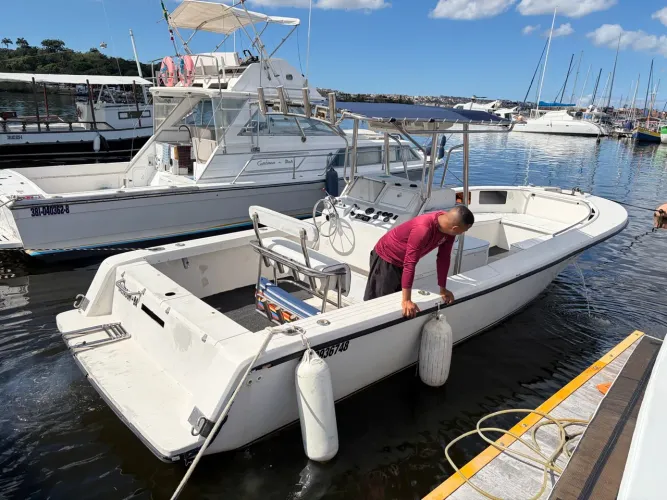 Lancha Fishing Carbrasmar UB 25 diesel 320 HP