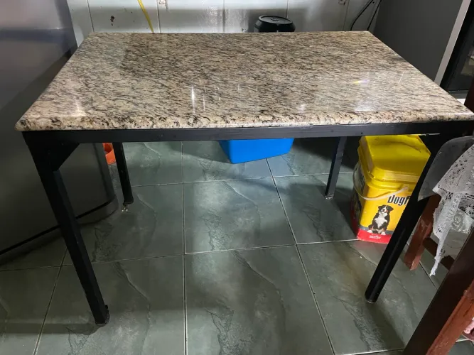 Mesa de mármore