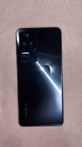 POCO F4 