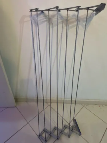 Varal de roupas de parede