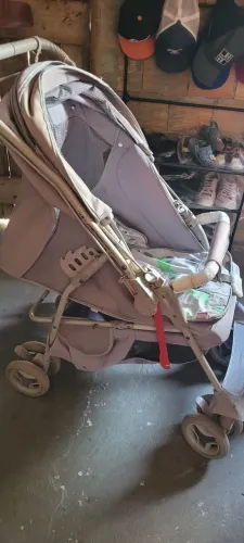 Carrinho de bebê usado