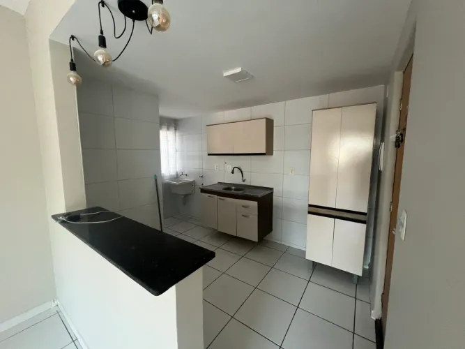 ? ALUGA-SE APARTAMENTO TÉRREO