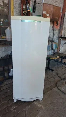 VENDO ESSSA LINDA GELADEIRA CONSUL 280 LTS FUNCIONANDO PERFEITO POR 499 REAIS EM VR ENTGO