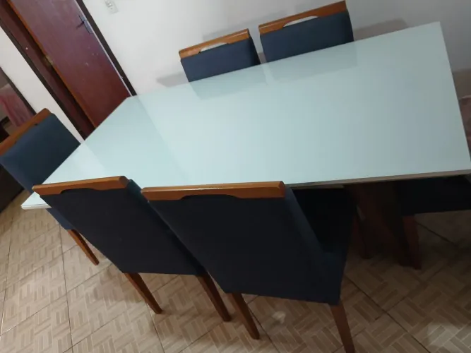 Vendo Mesa de Jantar.