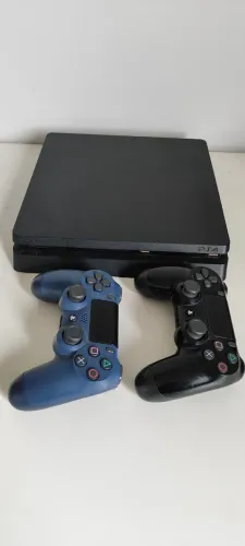 PS4 Slim | 2 controles