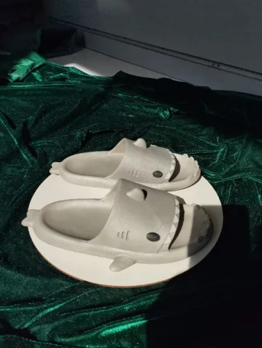 Chinelo tubarão 
