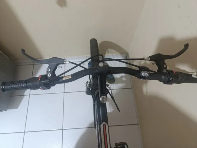 BICICLETA Houston. SEMI NOVA