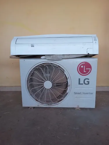 AR CONDICIONADO LG 1200 BTUS INVERTER EM ÓTIMO ESTADO - UNICO DONO 