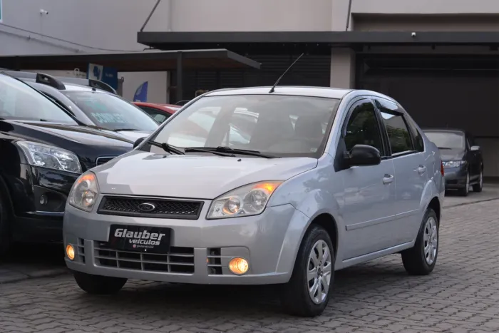 Ford Fiesta Sedan 1.0 8V Flex 4P 2008