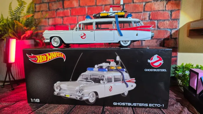 Ghostbisters Ecto 1 escala 1:18 Hotwheels Mattel