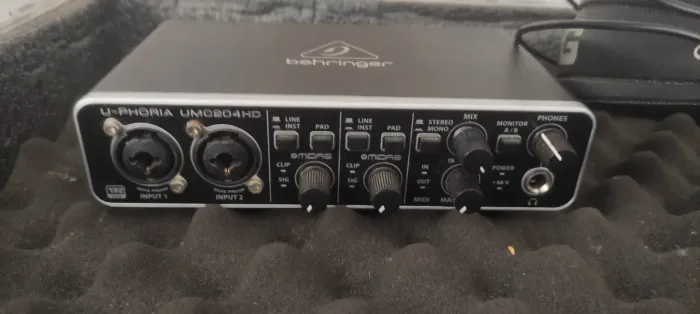 Vendo Placa de Áudio UMC 204 HD