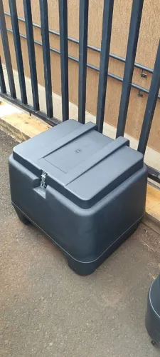 Vende se baú para moto 