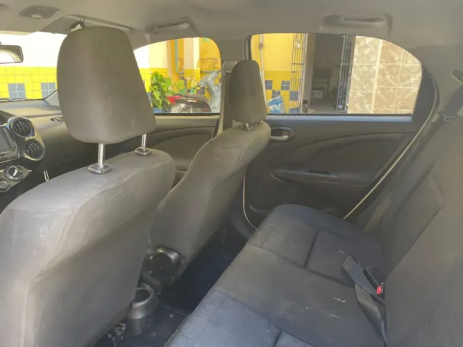 Toyota Etios X 1.3 Flex 16V 5P Mec. 2014