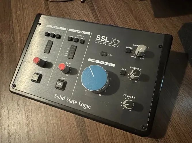 SSL 2+ Interface de Áudio USB