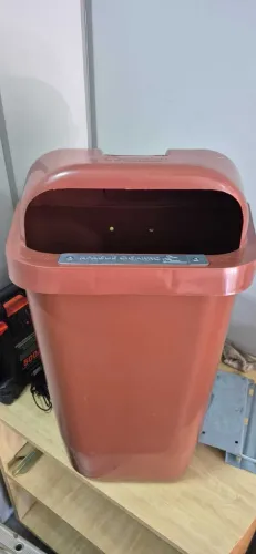Lixeira Plástica para Suporte 50 Litros Marrom