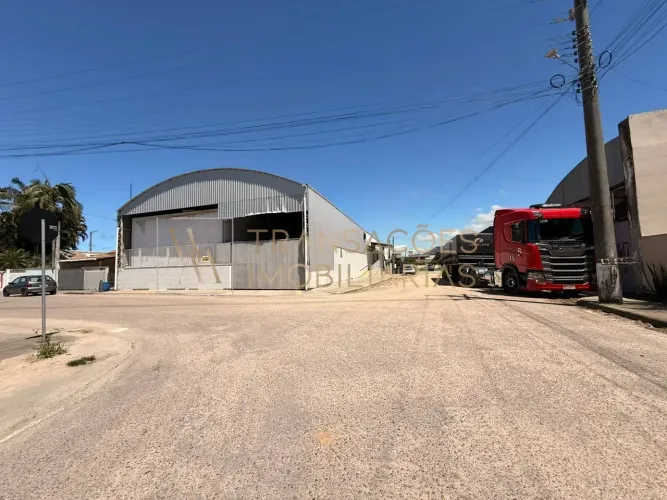 OPORTUNIDADE, ALUGO GALPÃO 750 M2 COM CAMARA FRIA E CONGELADOS NO CENTRO DE Tubarão - SC