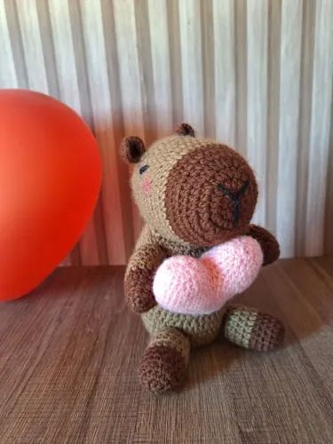 Capivara pelúcia em crochê amigurumi